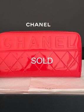 🌺 SOLD 🌺Chanel Red Quilted Wallet Patent with box and tissue